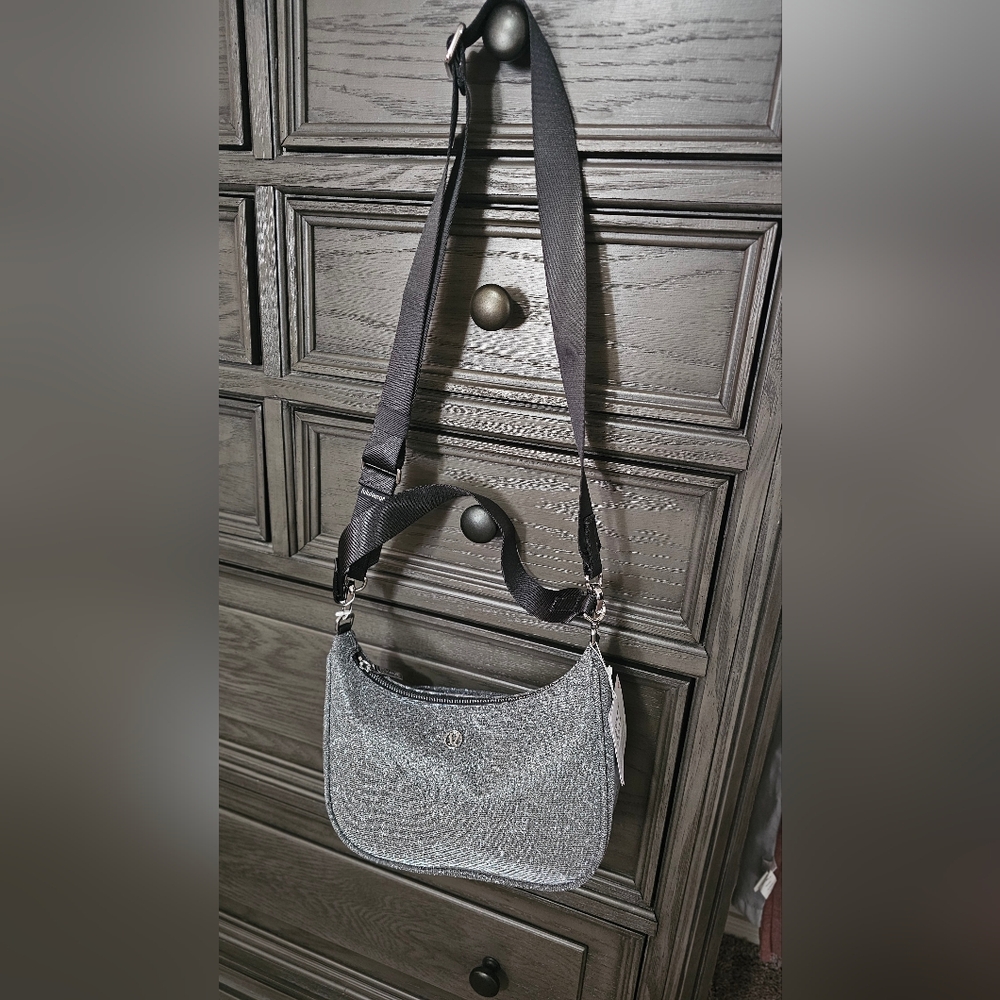 lululemon athletica Silver Gray Crossbody Shoulder Bag - Picture 5 of 8